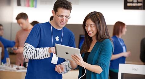 Repara tu iPhone, iPad, Apple Watch, Mac y topdos tus productos apple con nuestro Servicio técnico, expertos en Apple, solo en MacStore.